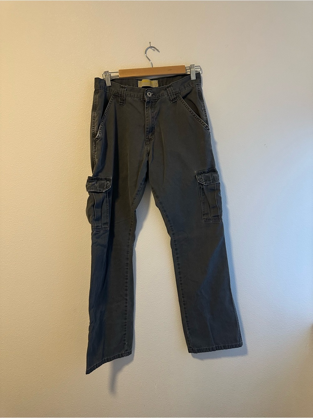 Wranglers Cargo Pants - Classic Utility Style - Picture 1 of 5